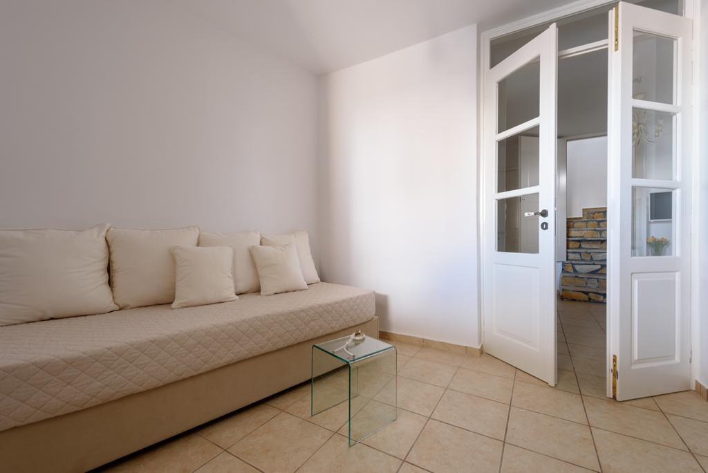 Red Cliff Villa 2Bedroom Villa With Caldera View And Plunge Pool Akrotiri  Bagian luar foto